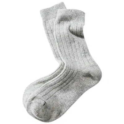 ボトムと靴をつなぐ、タイツやソックスの選の画像_4