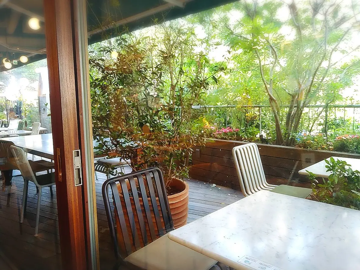 渋谷のホワイトグラスコーヒー、モーニング、餡バタートースト