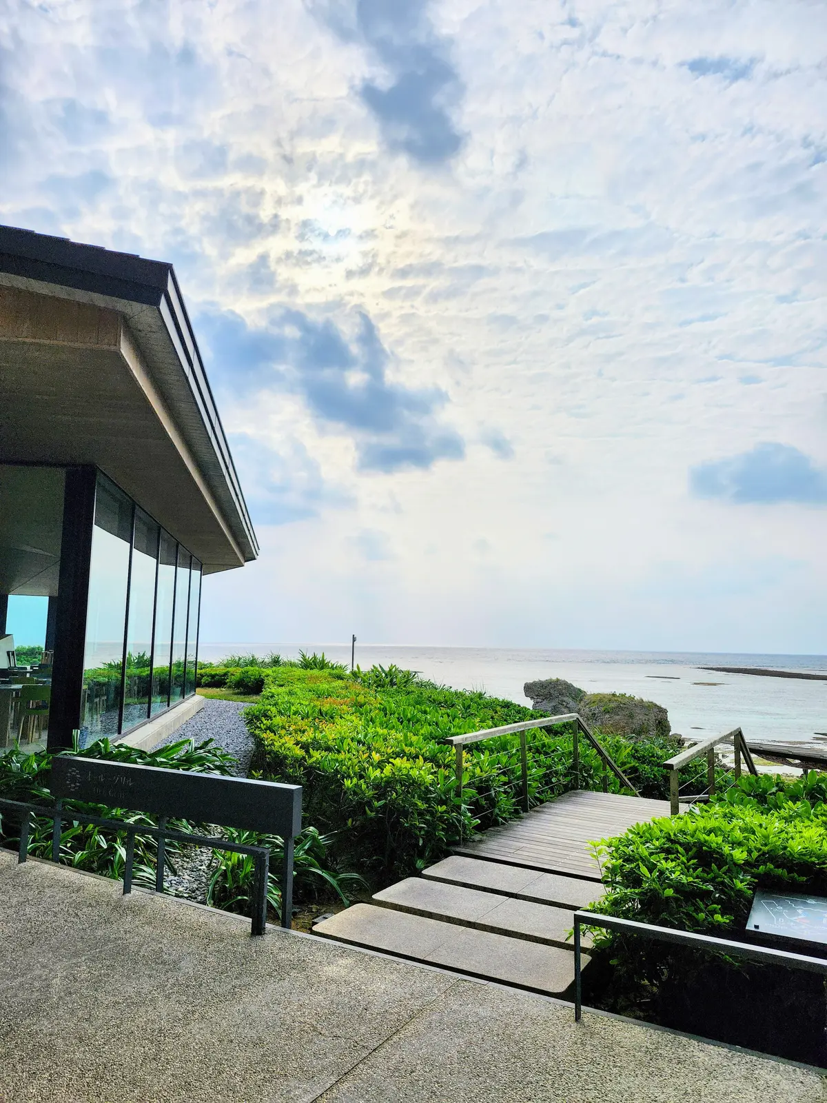 春休み、沖縄旅行、春休み沖縄、服装、バンタカフェ、沖縄そばエイブン、40代ファッション、星野リゾート、ホテル日航アリビラ