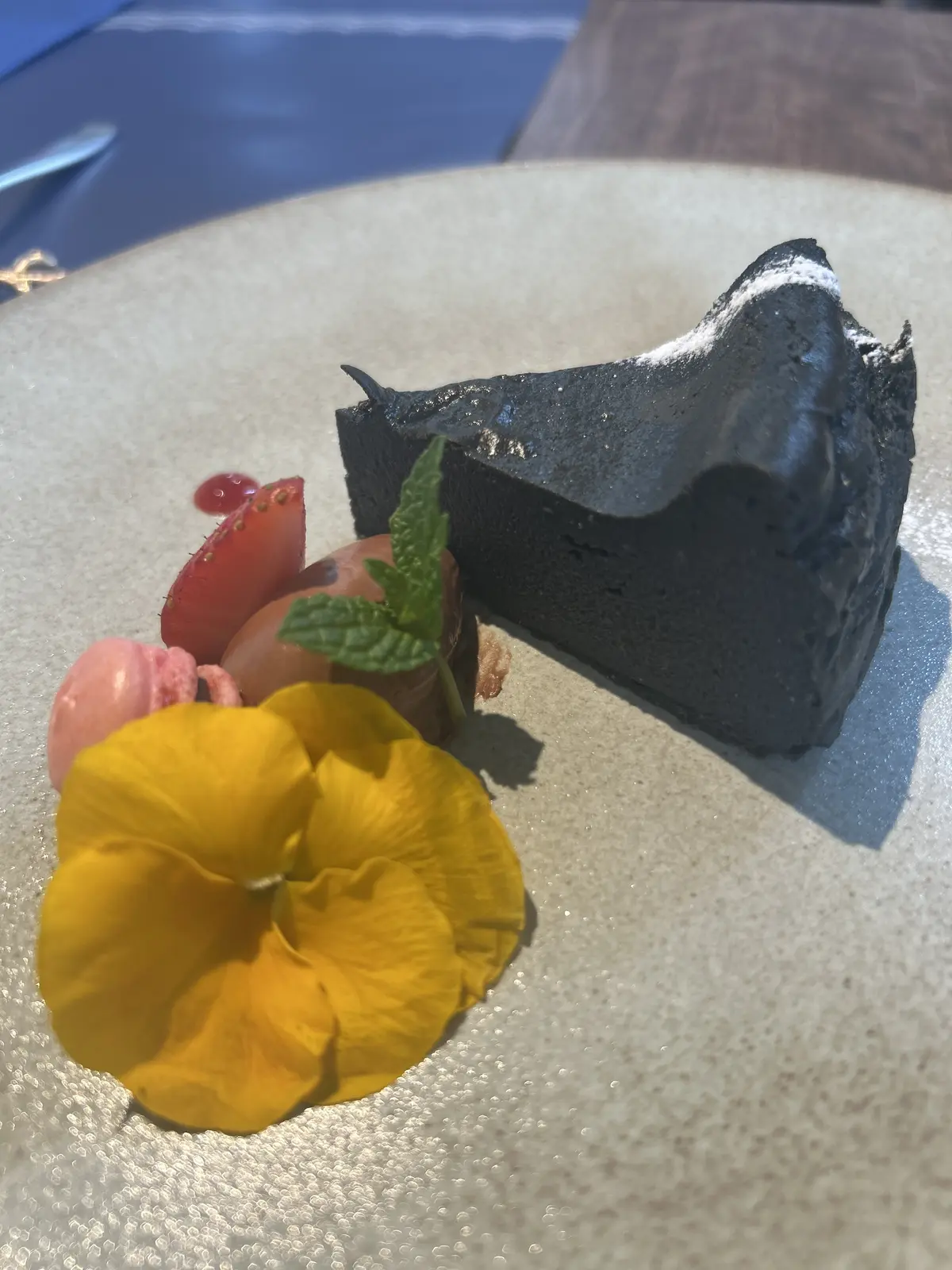 アラフィフのミニスカートはあり？なし？の画像_8