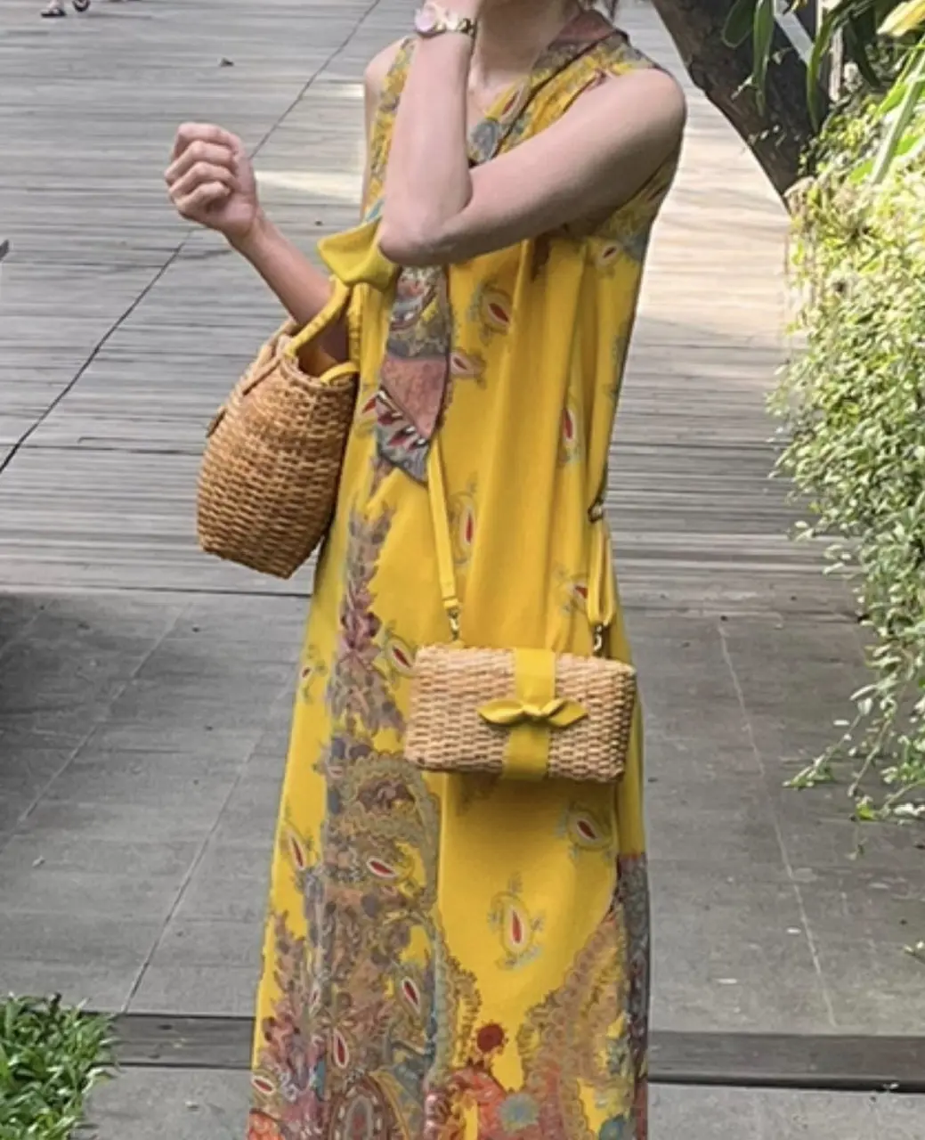 ラタンバッグ　イエローコーデ