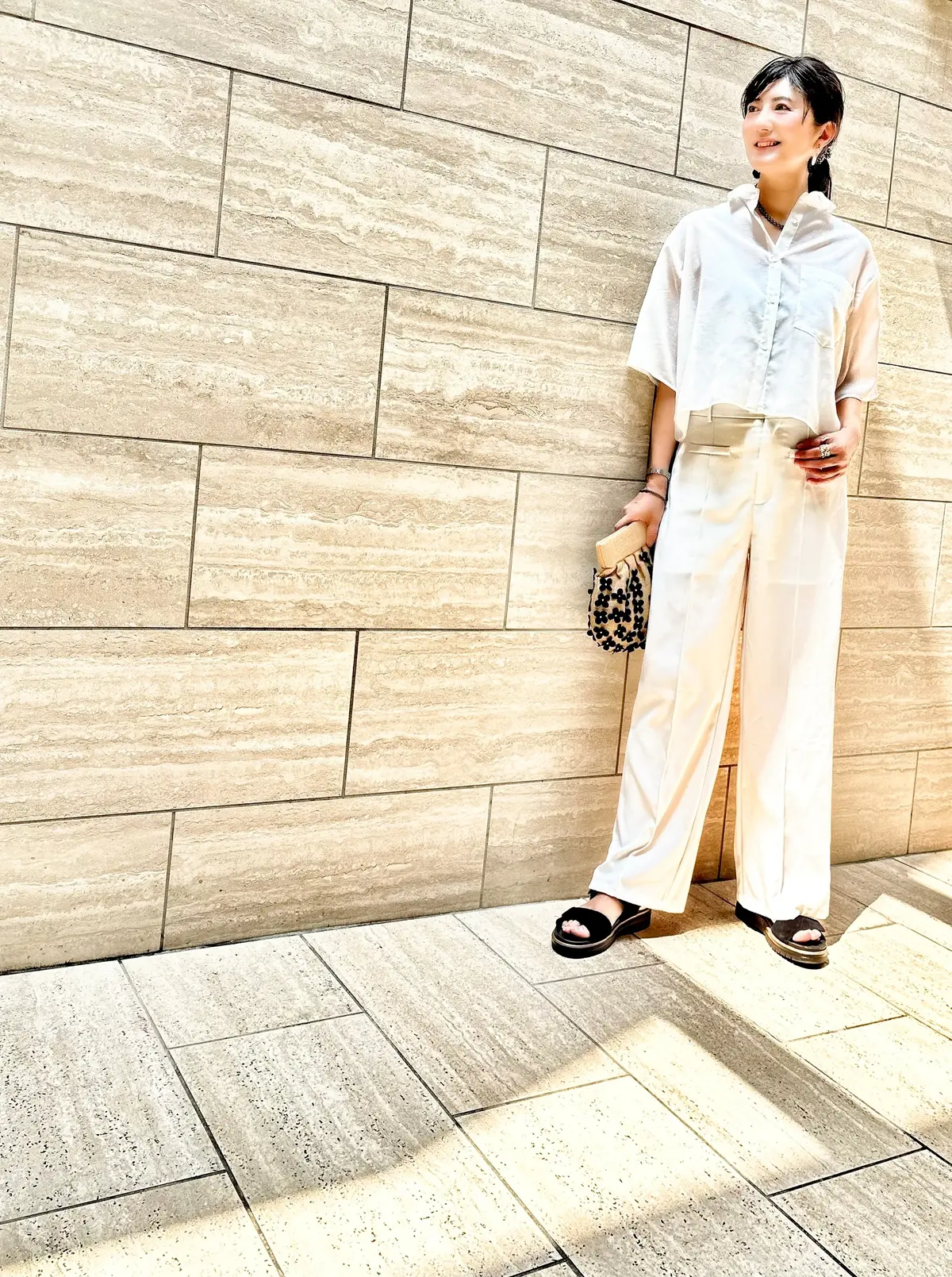 夏のホワイトコーデで高輪brunchの画像_1