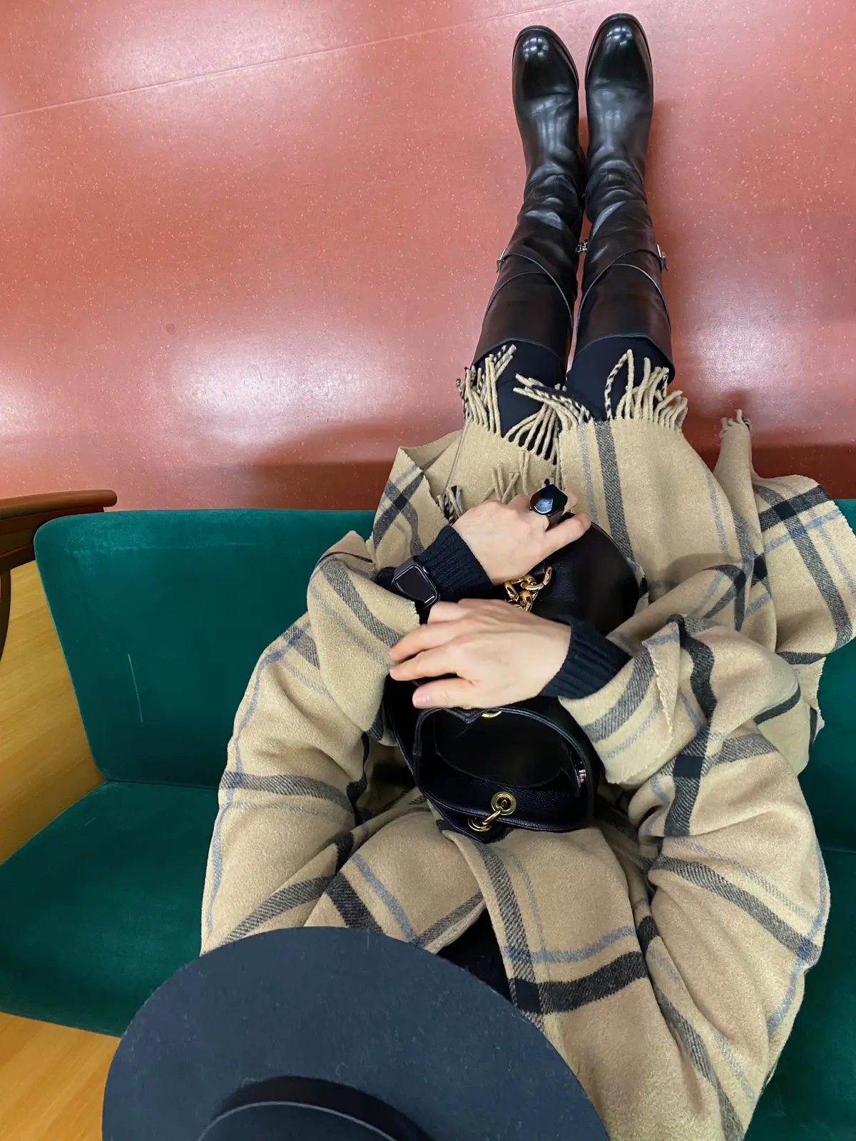 わたしの冬のマストアイテム。ポンチョコーの画像_10