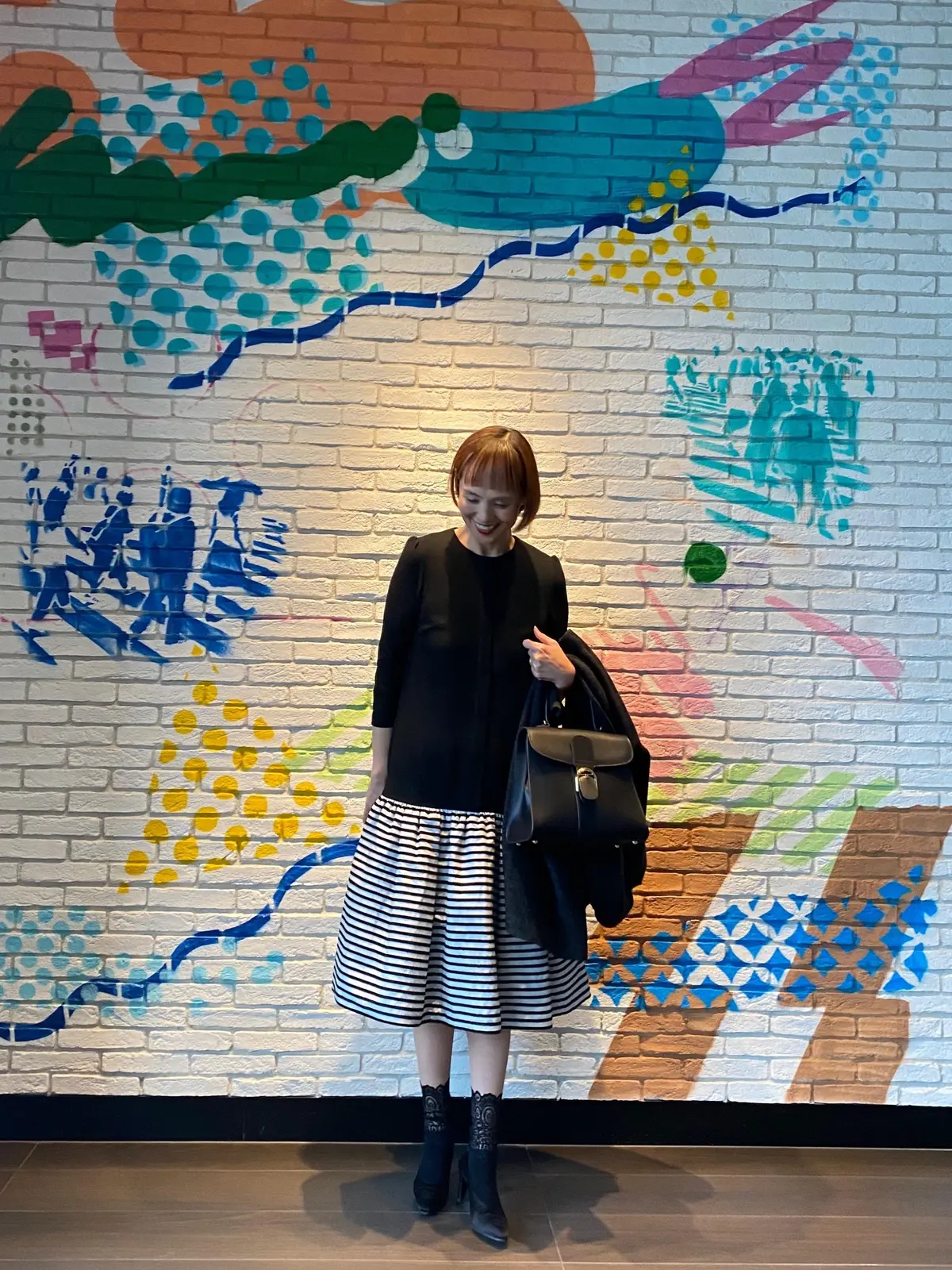 まるでブラックコーデ三姉妹？の画像_3