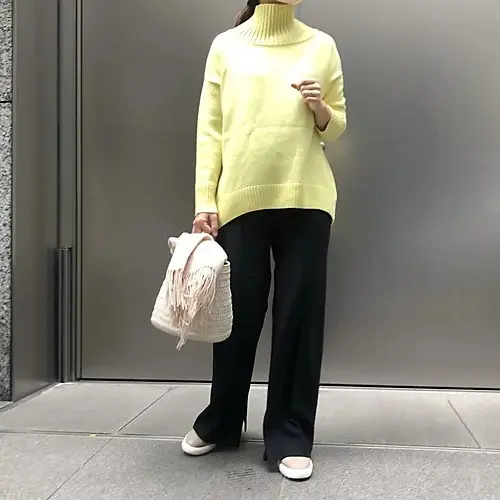 ウォームイエロー