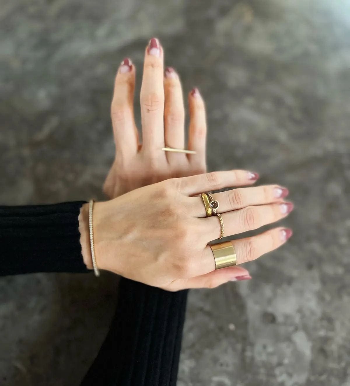 ファッションエディター三尋木奈保さんのお気に入りのイエローゴールドジュエリー