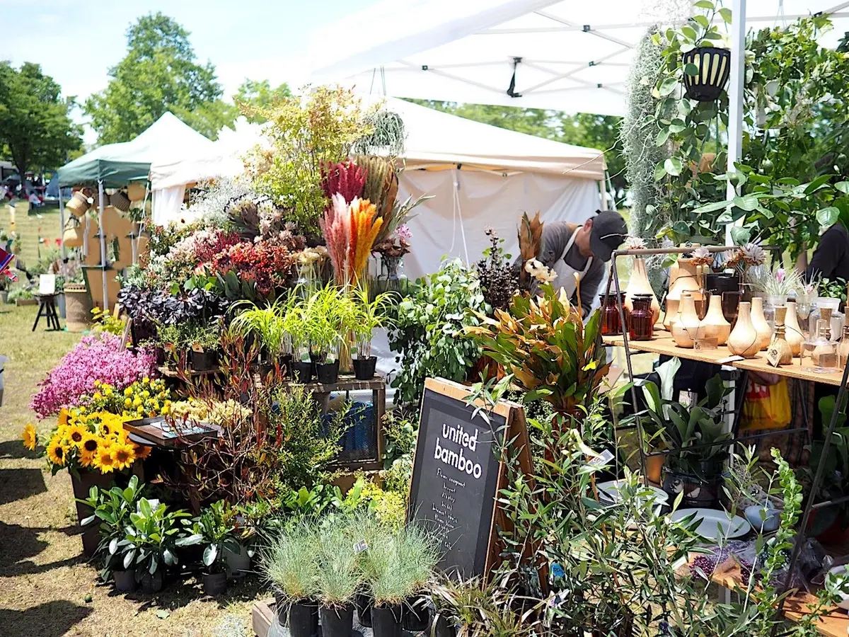 愛知県飛島村にある「和とアジア」をコンセプトとした  花と雑貨とcafeのお店