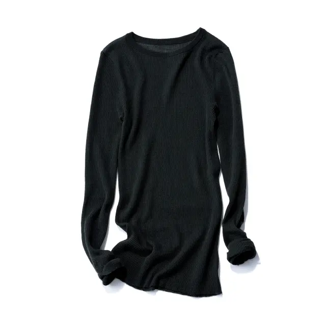 ニット￥19,800／カオス丸の内（カオス）