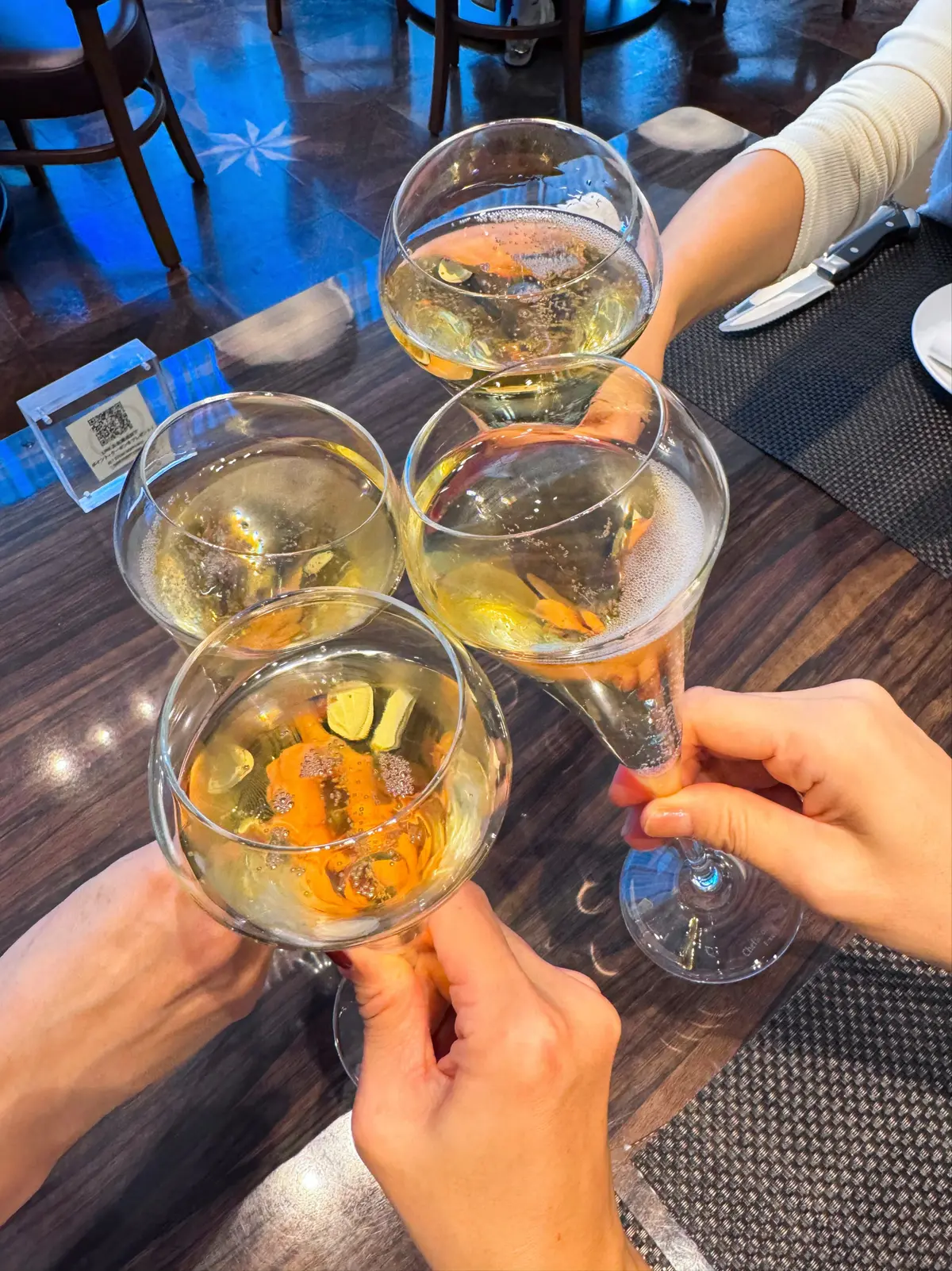 ステーキとシャンパーニュでご機嫌な日曜のの画像_3