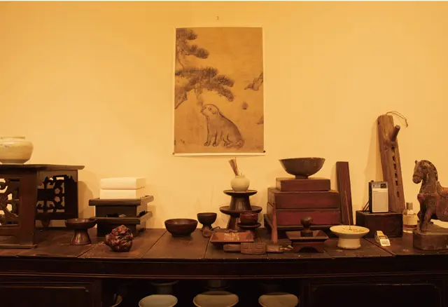 器をはじめ、気軽に持ち帰れる小物が豊富