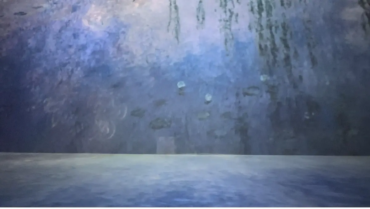 話題の没入体験型ミュージアムと、図書館内の画像_6