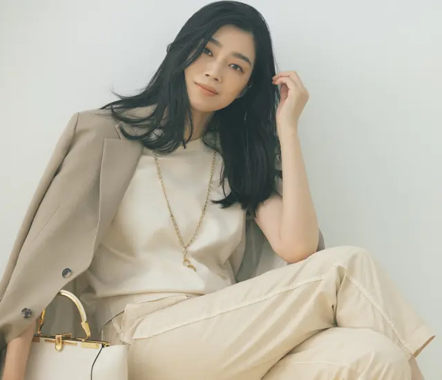 「春のベージュ服」の魅力