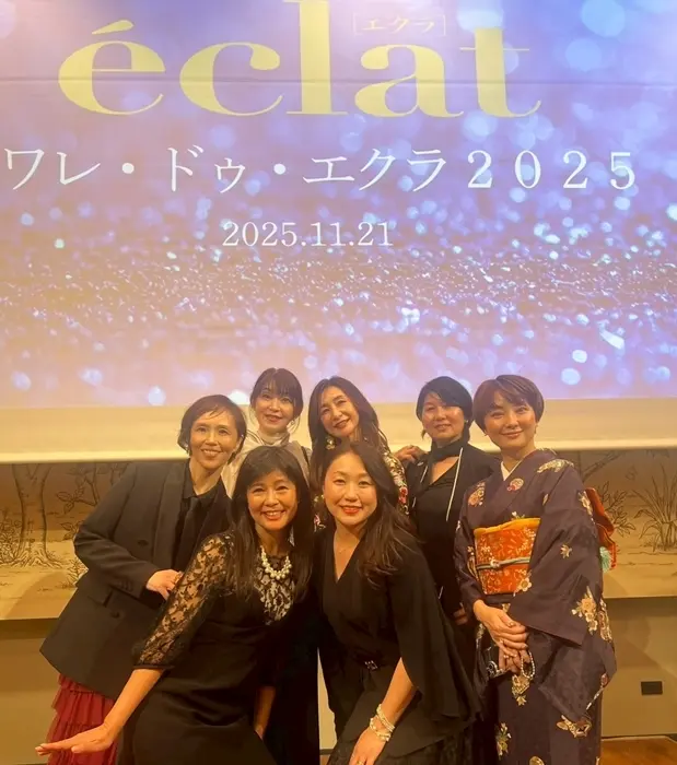 チームJマダム　前列左から とも子さん、MINAKOさん、後ろ左から はなのこさん、私、ErikoTさん、ミキティさん、みっきーさん