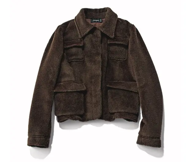  ジャケット￥68,200／モガ