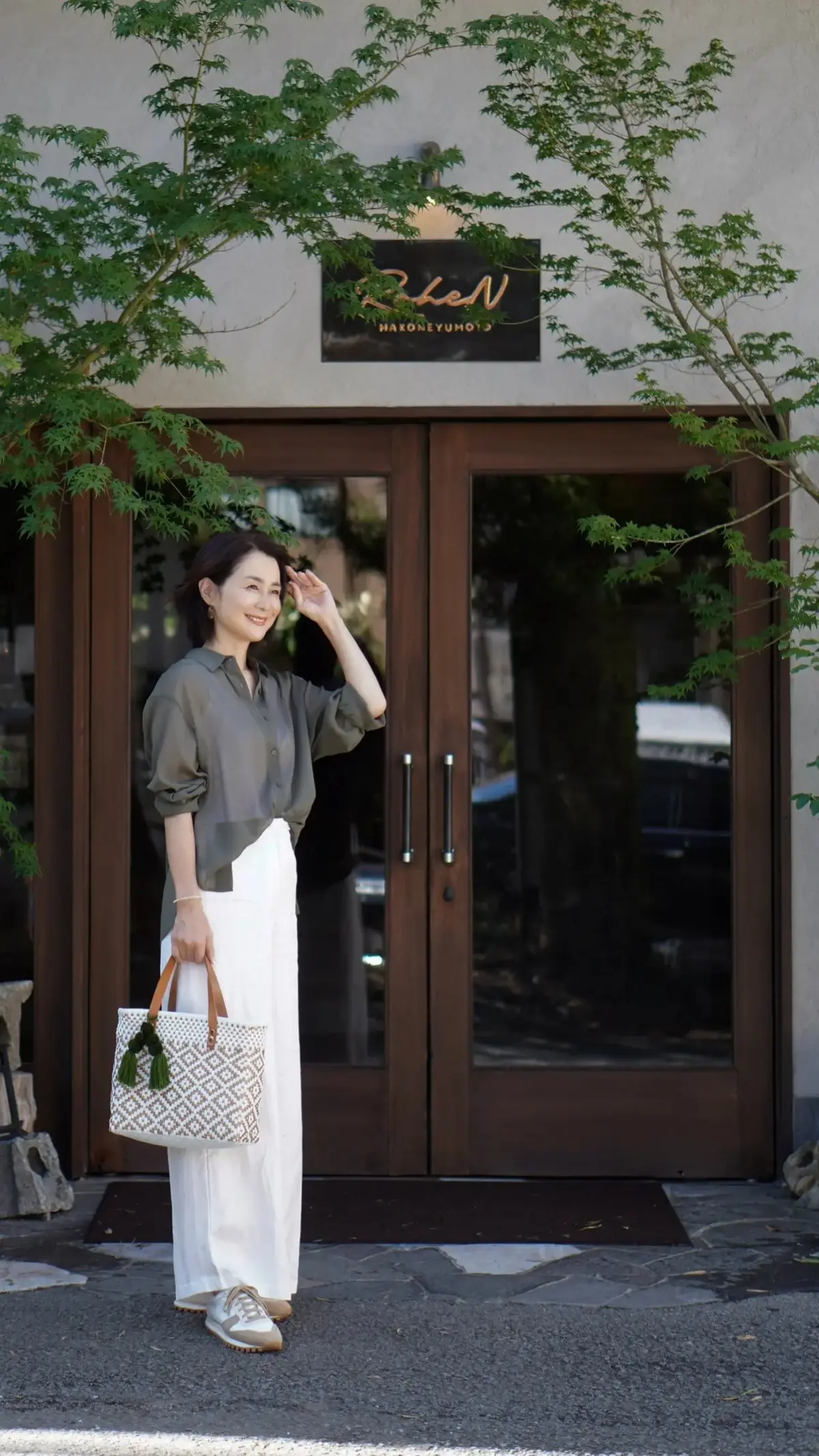 ユニクロ シアーシャツ愛用　エクラ華組 佐藤綾子さん