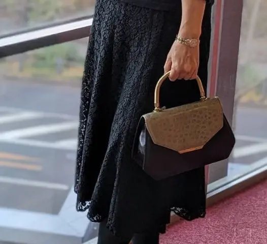 オーダーのブラックレーススカートにプリンの画像_4