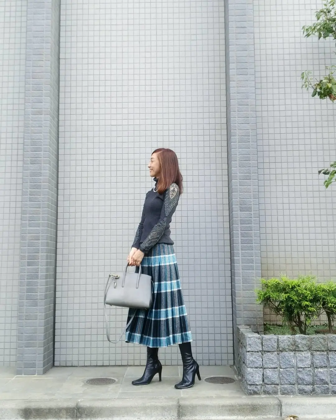 チェック柄とのグレーワントーンの画像_1