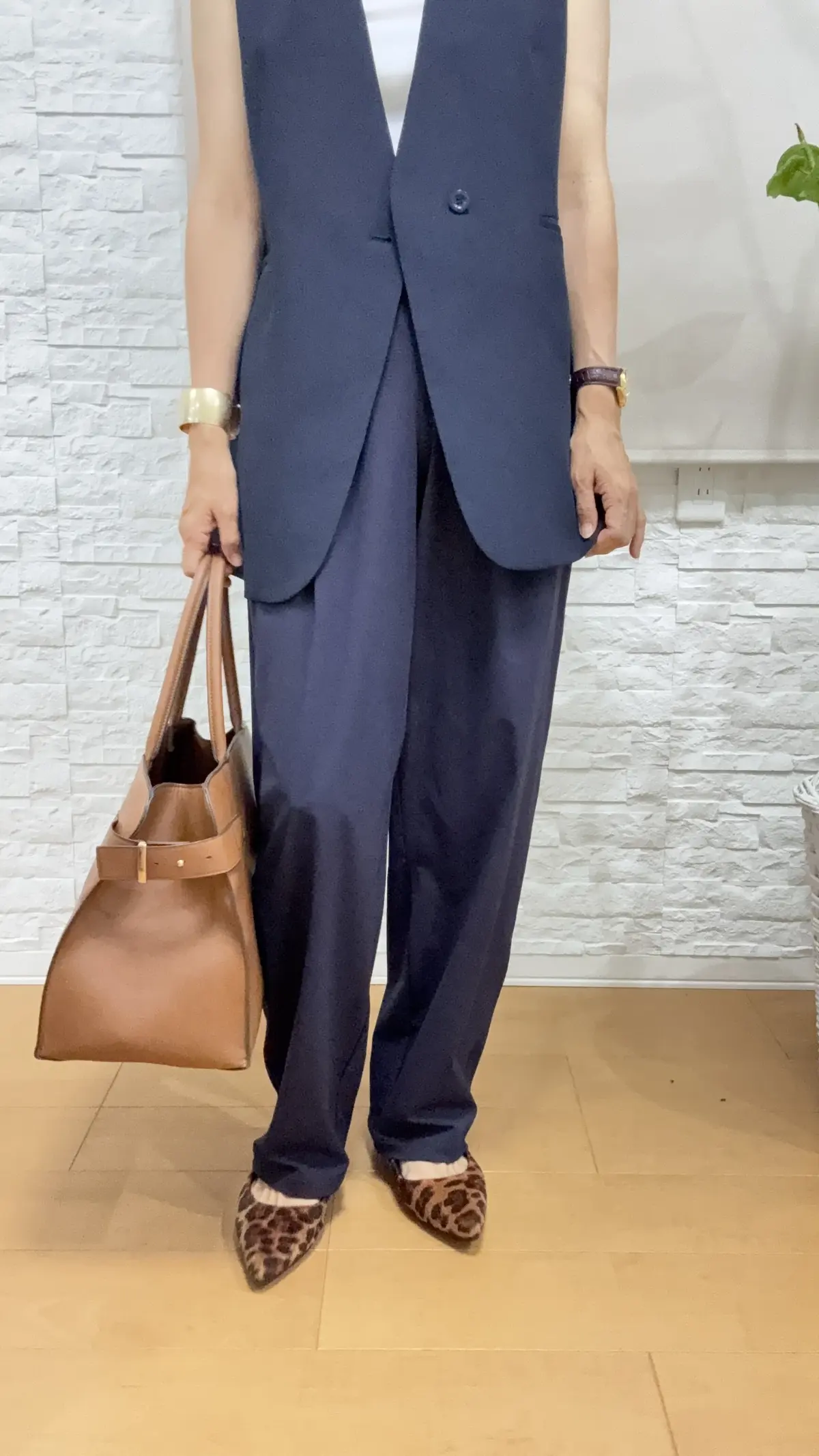 セットアップ　パンツコーデ　ワントーンコーデ　オフィスカジュアル　秋コーデ