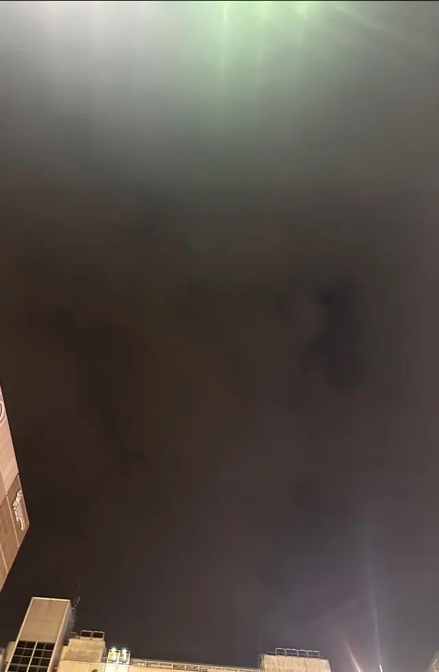 夏の夜涼しくなって、秋物のブラックのニッの画像_5