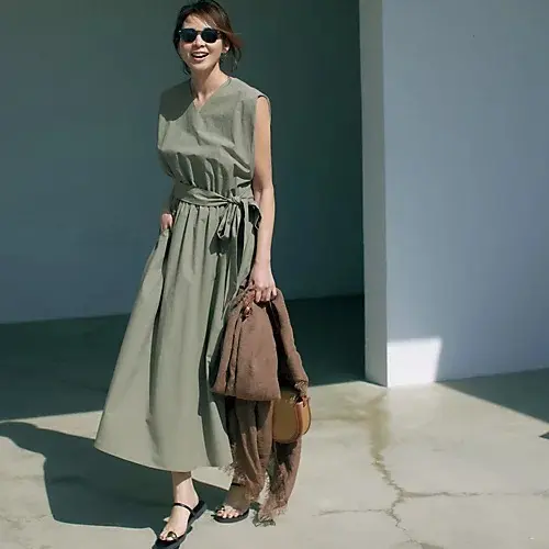 E by eclat Vネックワンピース