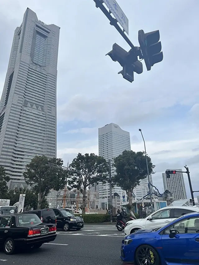 桜木町駅前の風景