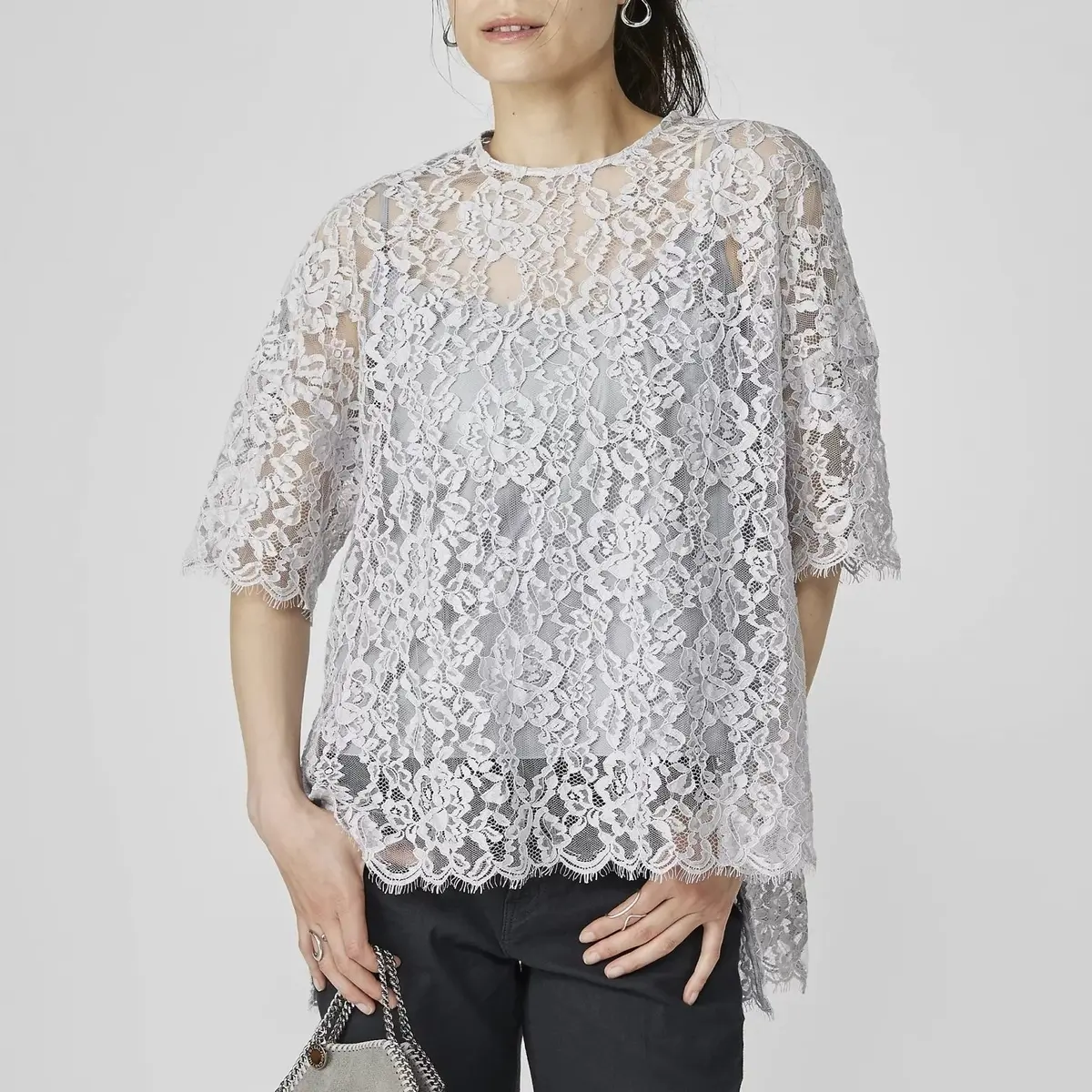 【50代夏トップス】甘すぎない“大人のレの画像_7