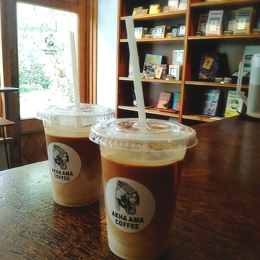 神楽坂カフェ、アカアマコーヒー、アイスカフェラテ
