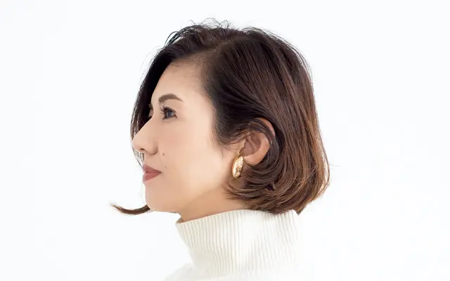 あごラインの長さでもアレンジが効くワンレングスのフェミニンボブ　サイド