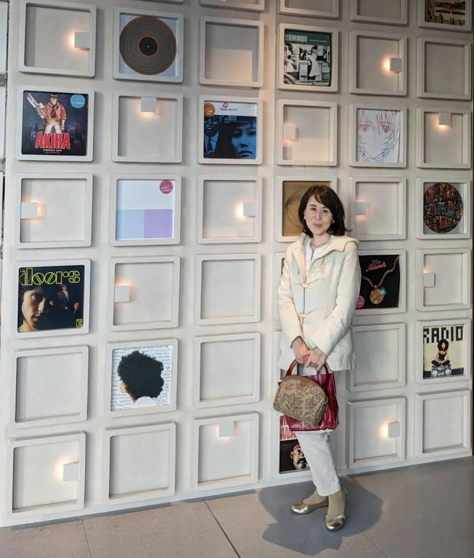 冬のホワイトコーデで東急歌舞伎町タワー《の画像_11