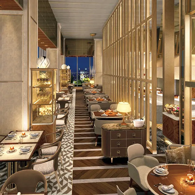 フレンチダイニングの「エスト」。3泊以 上の予約で特典がつく、オンライン予約限定のお得なプランも。