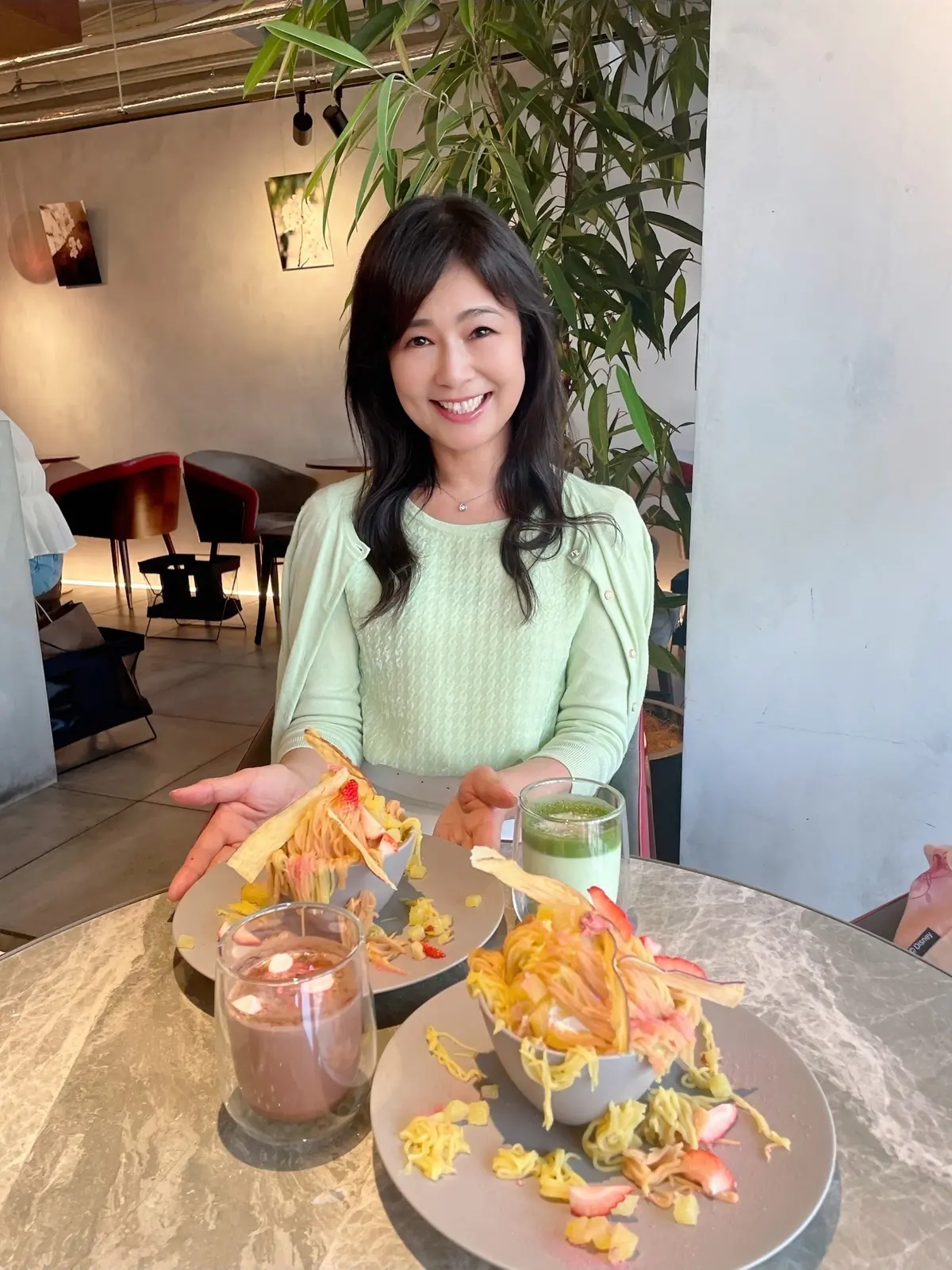 蜜芋、蜜芋パフェ、苺、いちご、イチゴ、ジェラート、アイス、バニラアイス、ミルクアイス、店内、グルテンフリースイーツカフェ、グルテンフリー、お芋パフェ、蜜芋パフェ、OIMOパフェ、& OIMO TOKYO CAFE、お芋カフェ、カフェ、お洒落、お洒落カフェ、おしゃれカフェ、中目黒、大人空間、Jacket、ジャケット、Kay me 、ケイミー、ニット、Knit、kumikyoku 、組曲、スカート、ロングスカート、マキシスカート、ホワイトコーデ、パステル、パステルカラー、パステルグリーン、ミントグリーン、白、パンプス、ハイヒール、白ジャケット、レザー、ホワイトレザー、ライダース、ライダースジャケット、ロングヘア、ゆるふわヘア、ゆるふわアレンジ、春、春コーデ、春服、春服コーデ、春ファッション、オールシーズン、Skirt、GRL、グレイル、