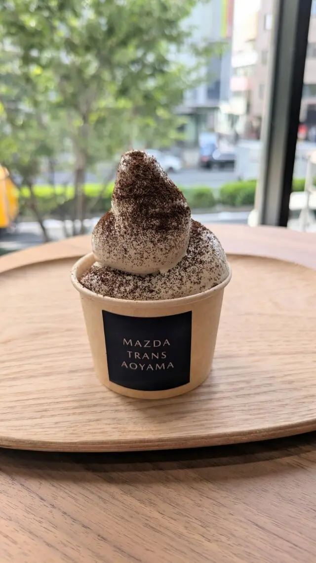 表参道　MAZDAカフェ　