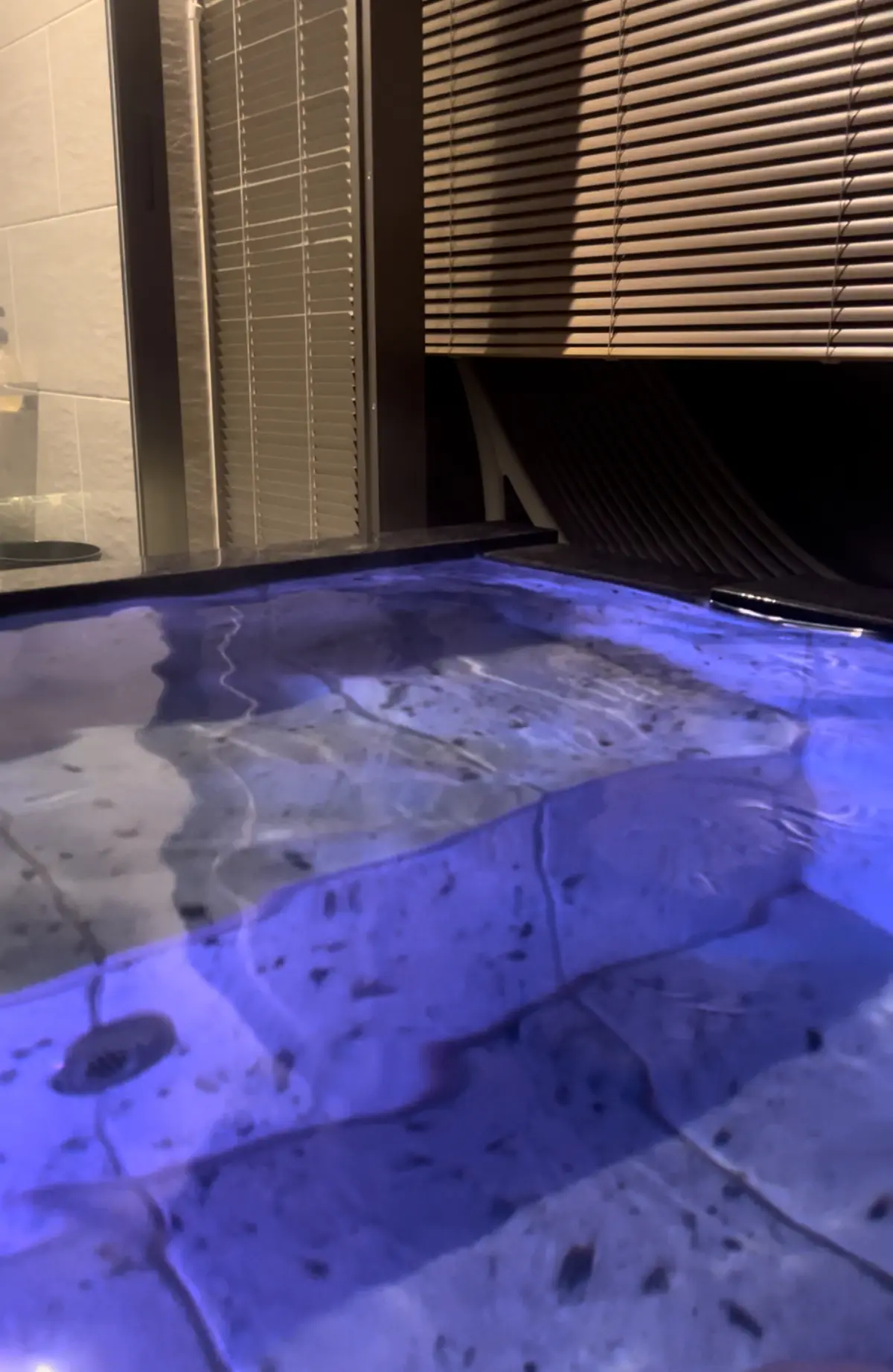 この日はのんびりとお部屋の露天風呂を楽しみました