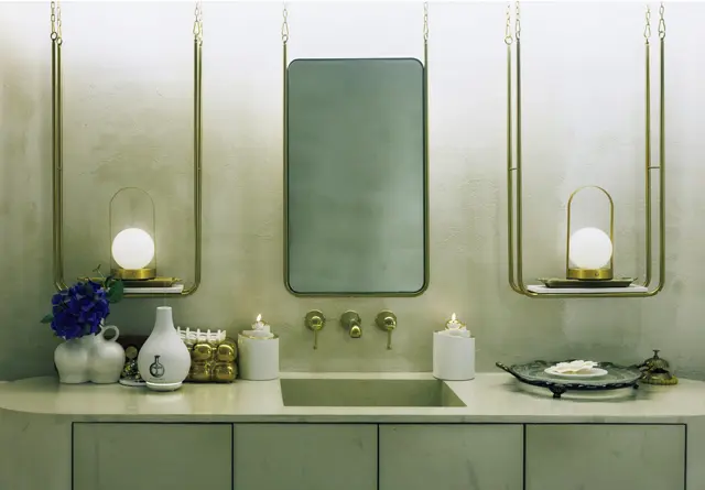 ラグジュアリーなトリートメントルーム。カウンセリング、一人ひとりの悩みや希望に合わせたオーダーメイドなトリートメント、施術後のティーサービスまですべてが極上