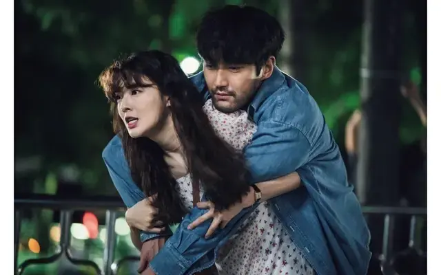 お酒が生きがいの、大学時代からの女友だち3人組の日常