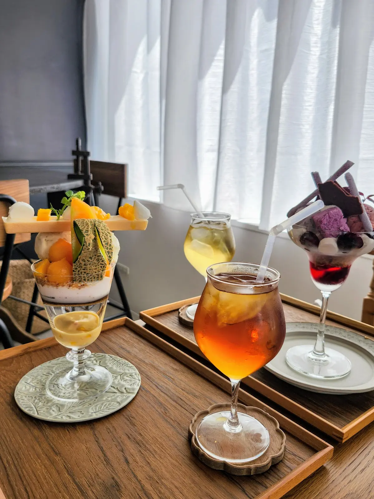 金木犀茶店、パフェ、メロンパフェ、季節のパフェ、薬膳パフェ、西荻窪カフェ、40代ファッション、西荻窪ランチ、海南チキンライス