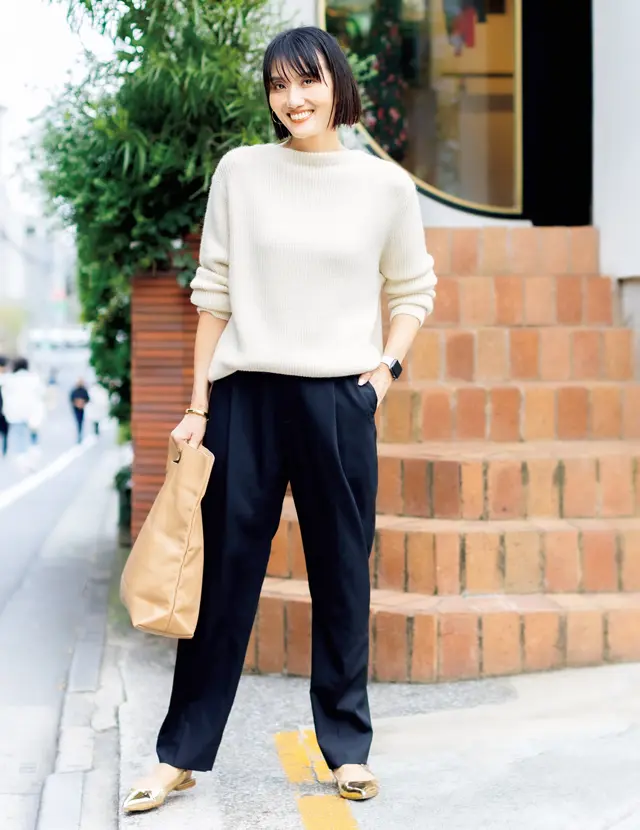 身長高いさん、低いさん。「黒パンツ」選びの共通点は、女らしさにあり！