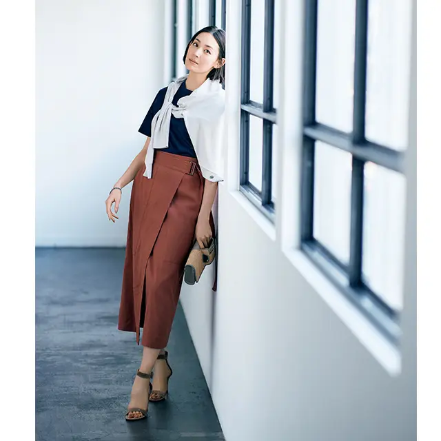 カーディガンの肩かけ