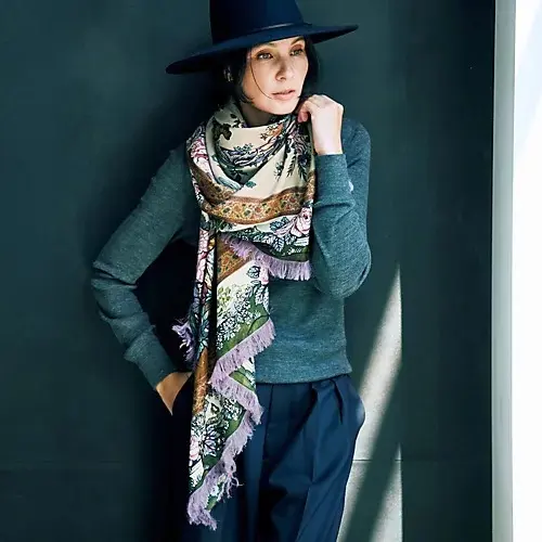 独創的な色柄が芸術作品のようなストール の画像_1