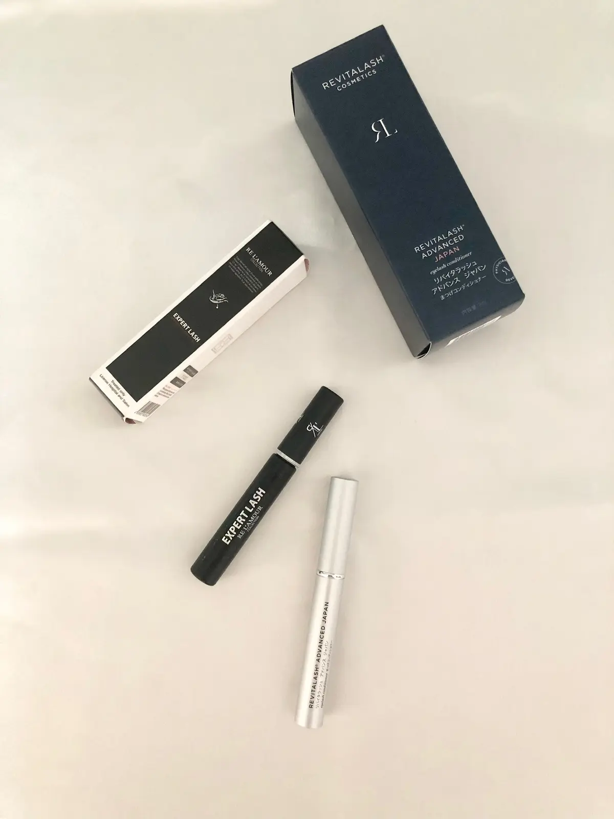 まつ毛美容液。REVITALASH。リバイタラッシュ。エキスパートラッシュ。