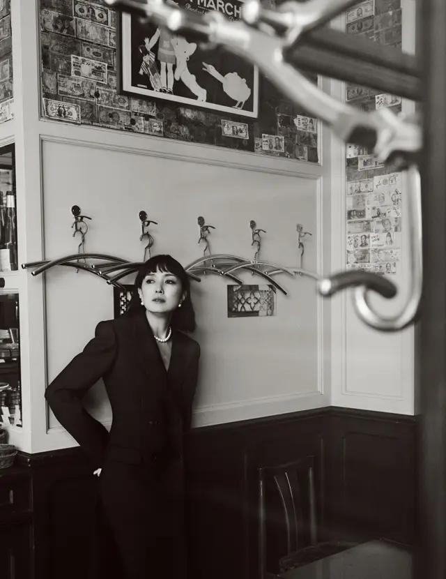 板谷由夏立ち姿