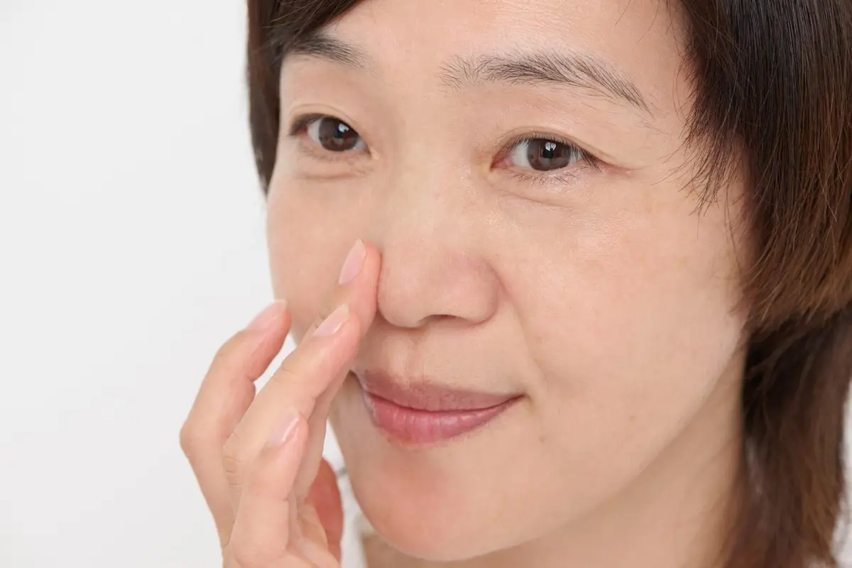 OurAge×Webエクラ 毛穴消し下地を鼻の頭と小鼻に