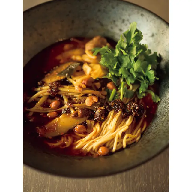 屋台の名物麵「怪味面」￥1,540