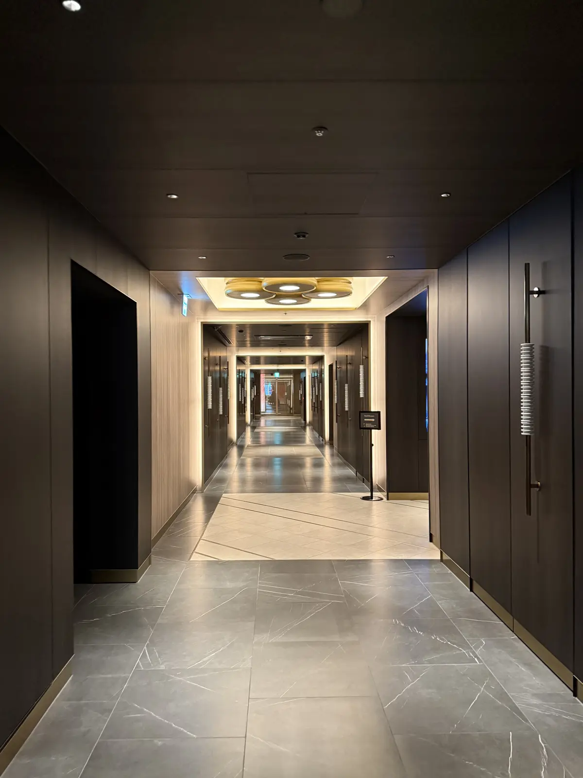 クリスマスはホテルでコース仕立ての豪華ビの画像_3