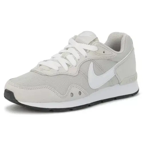 NIKE ウィメンズ ベンチャーランナー ￥7,700