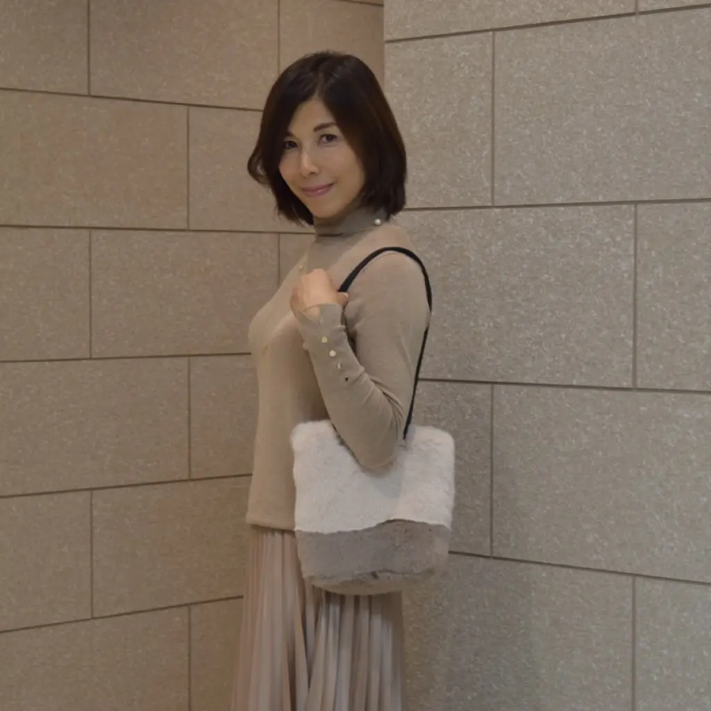 ZARAでワントーンコーデの画像_2