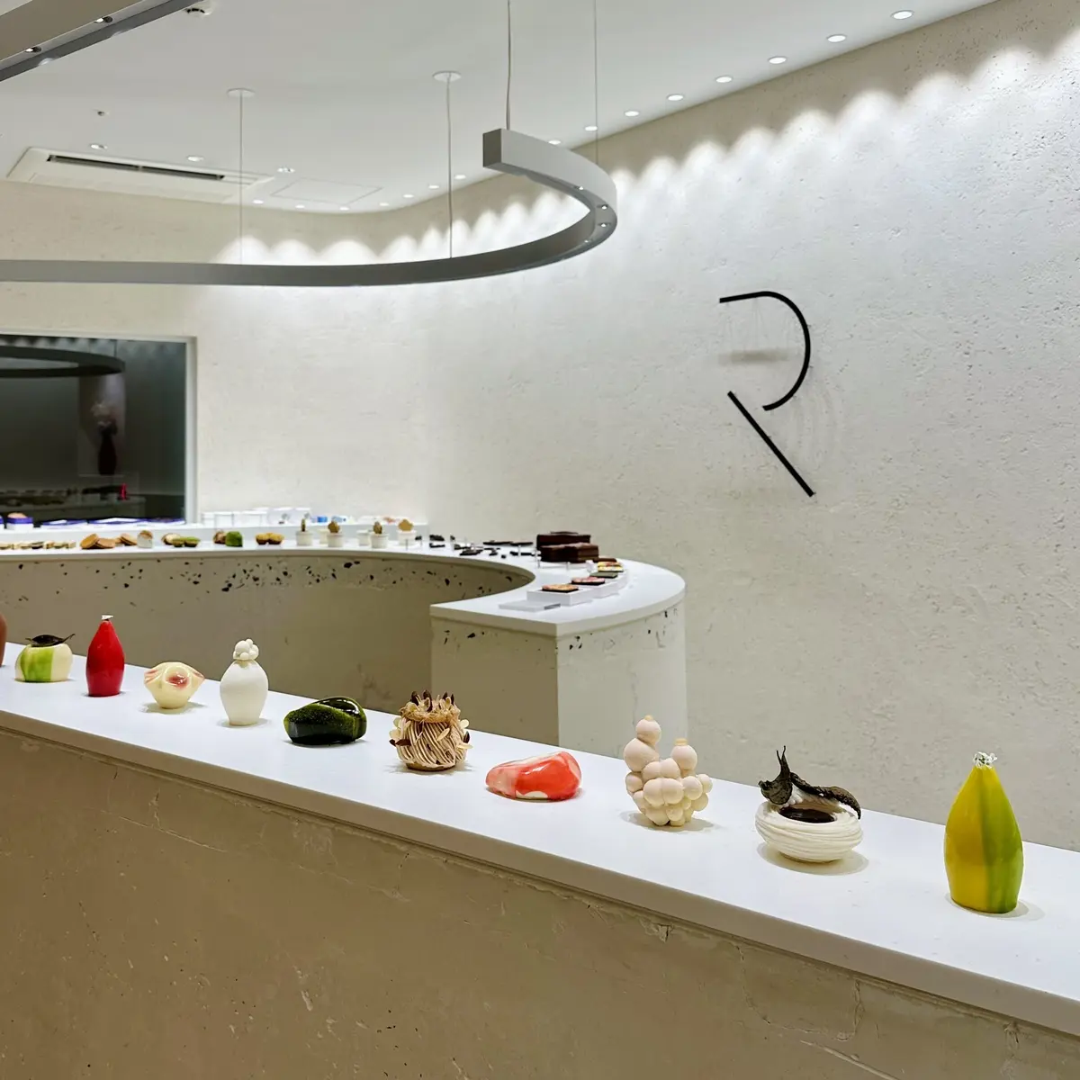 京都　パティスリー「RAU」店内写真