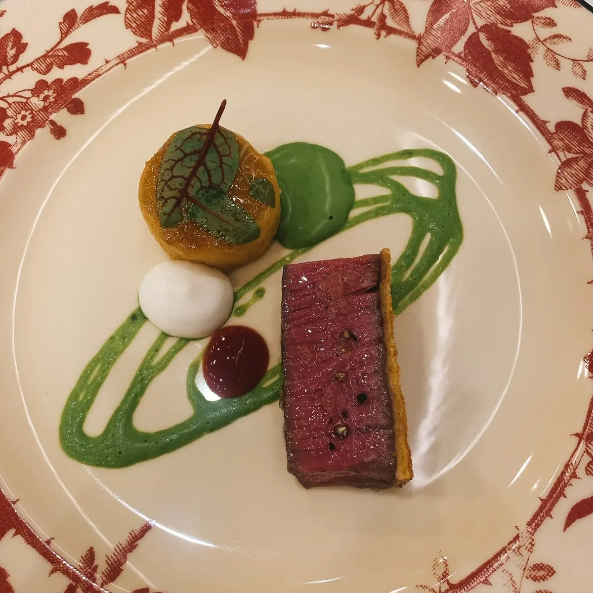 グッチ オステリア ダ マッシモ ボットゥーラ トウキョウのコース料理「和牛 ミラノ風」