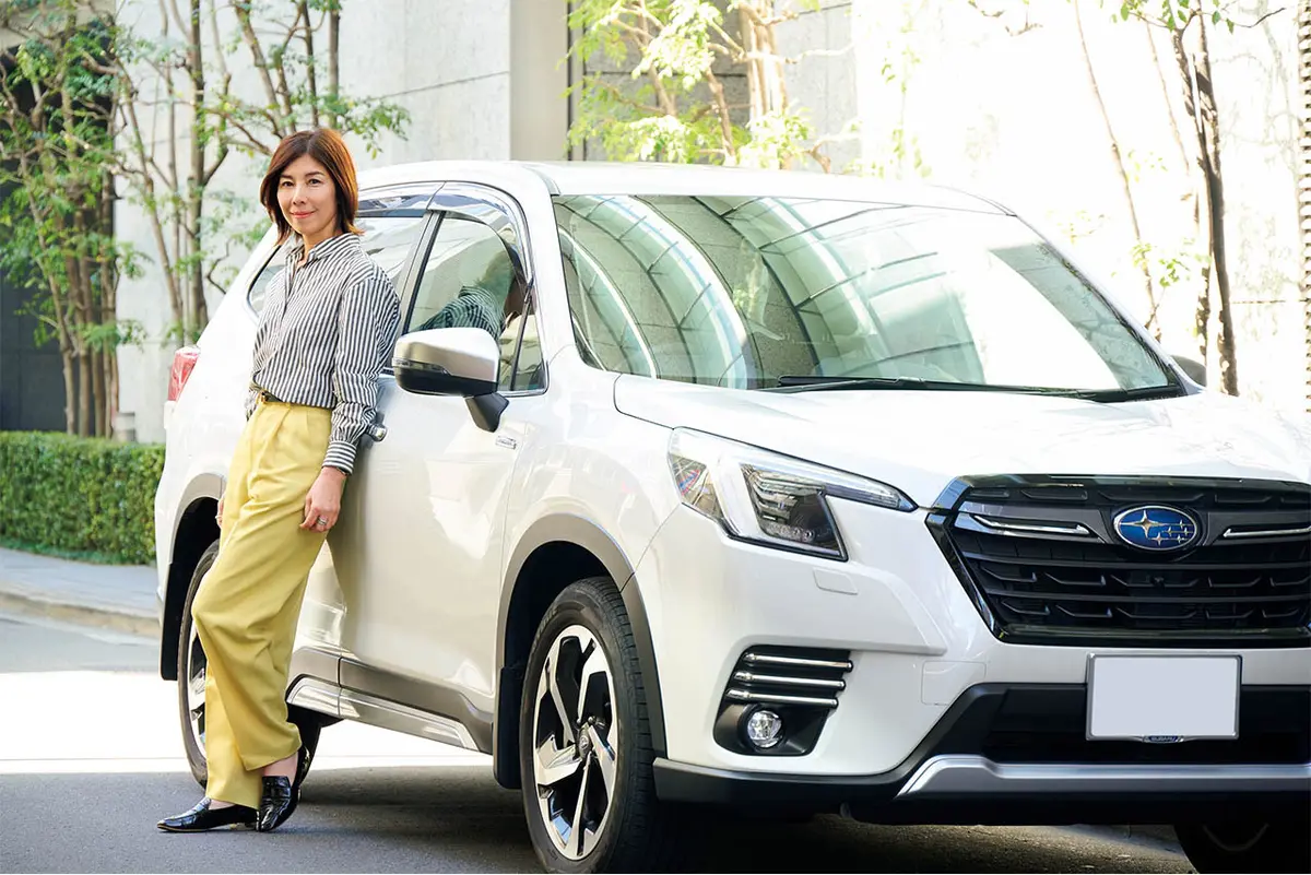 ）お父さまから譲り受けた車をきっかけに、＂S UBARIST（スバルファン）＂ に。「アイサイトなど 安全性が高く運転しやすいのがいいですね」。休 日は山梨や長野までドライブすることも。