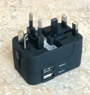 海外旅行用　変換プラグアダプター